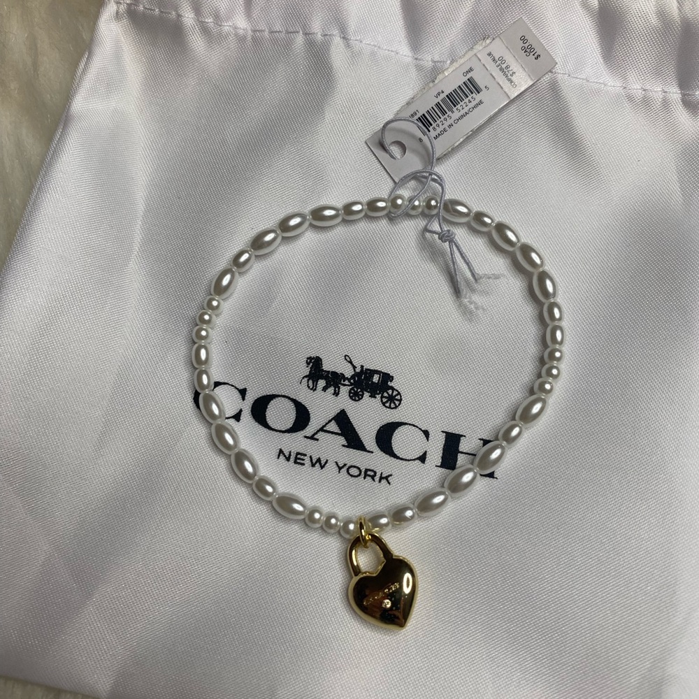 Coach Heart Lock Stretch Bracelet Pearl Bracelet Gold Heart CI891